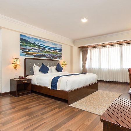 Kathmandu Business Hotel Bagian luar foto