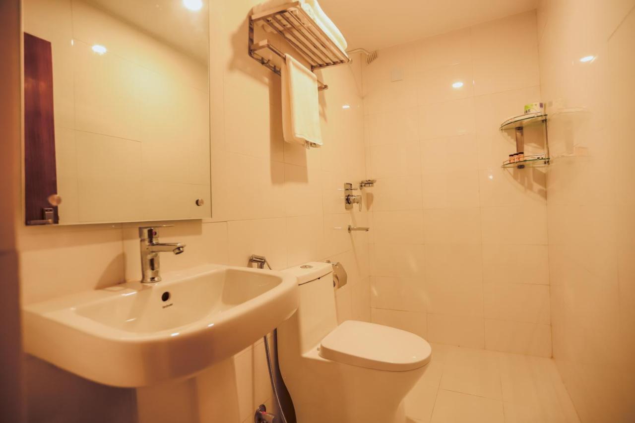 Kathmandu Business Hotel Bagian luar foto