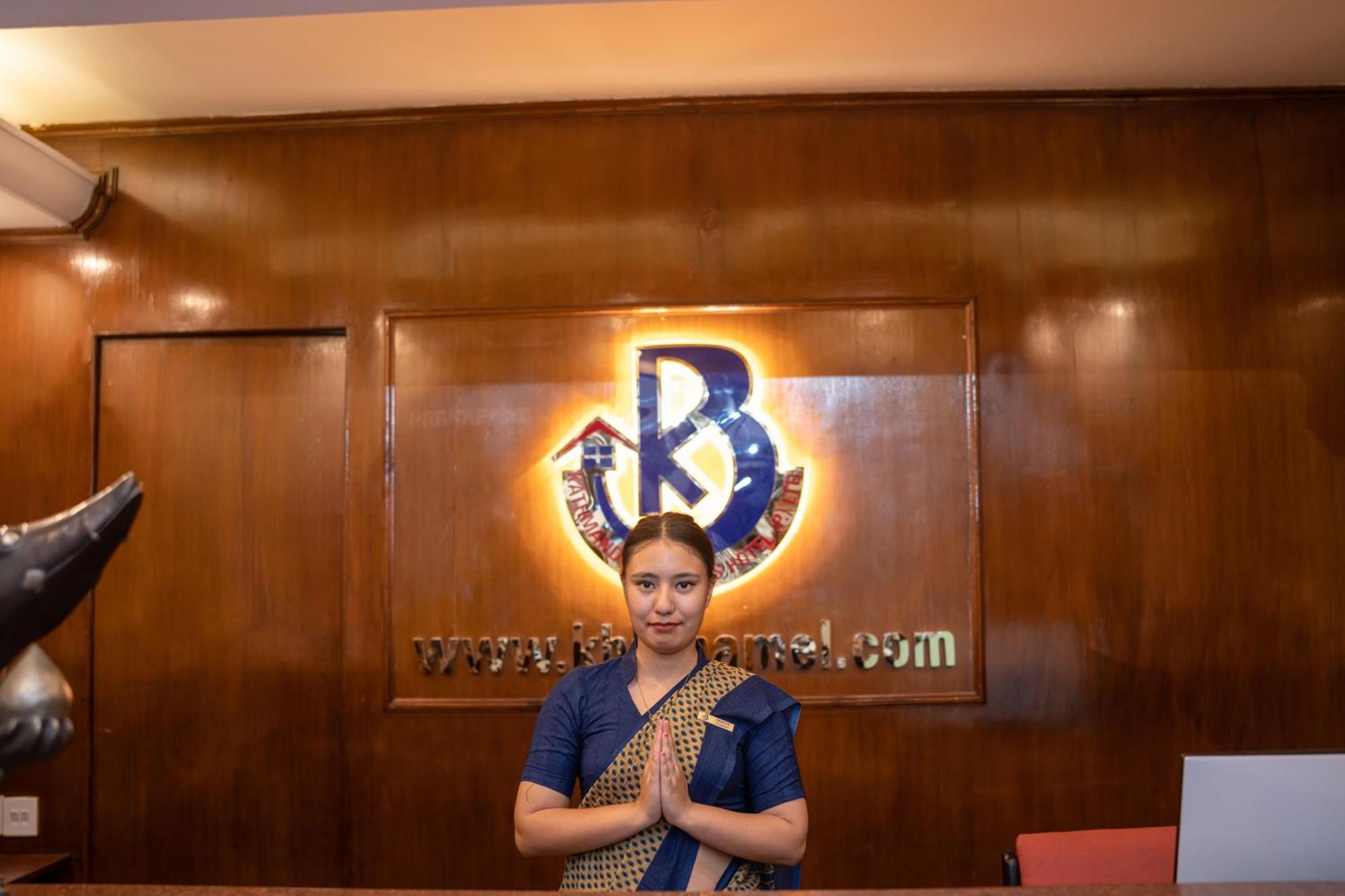 Kathmandu Business Hotel Bagian luar foto