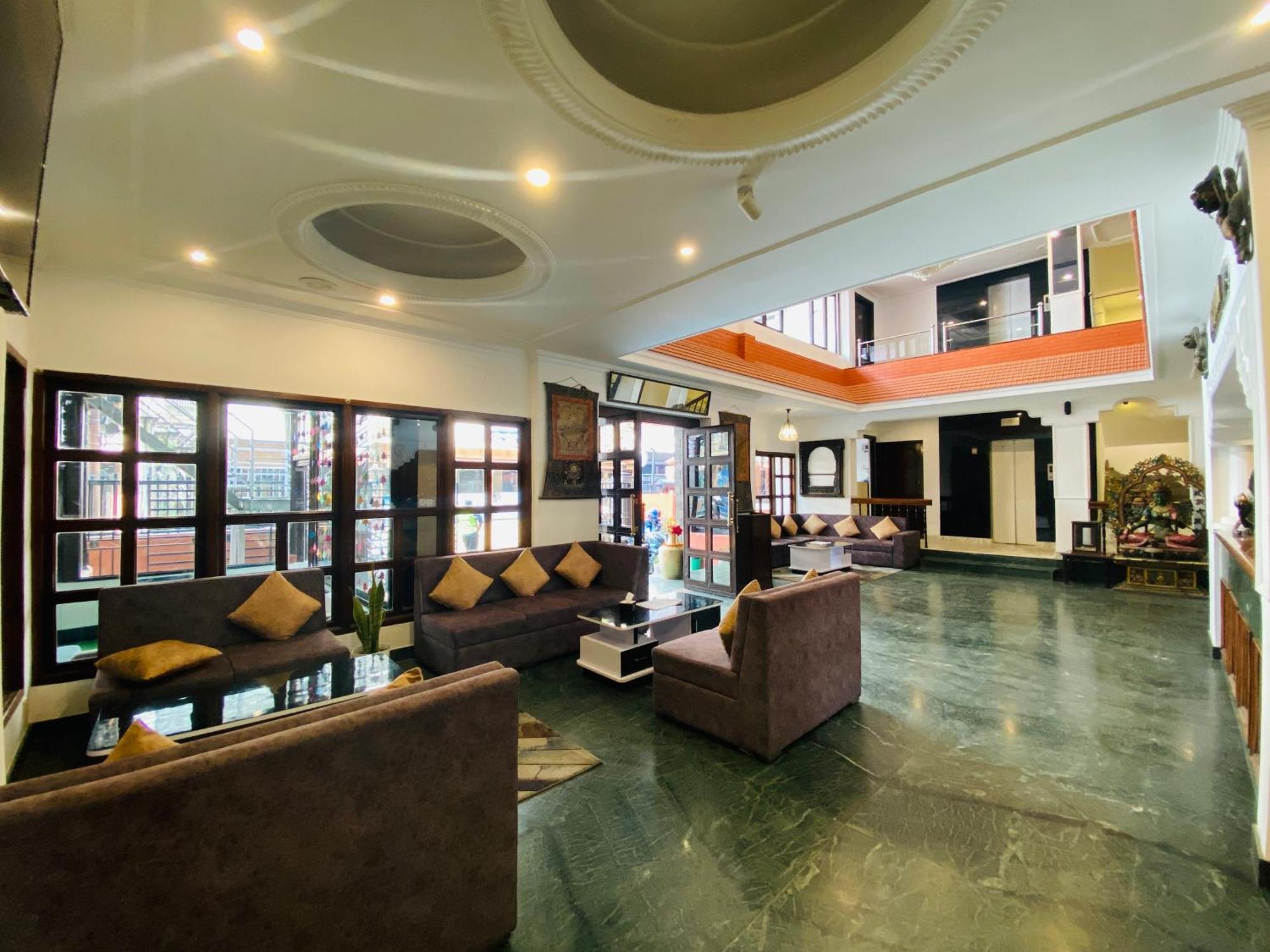 Kathmandu Business Hotel Bagian luar foto