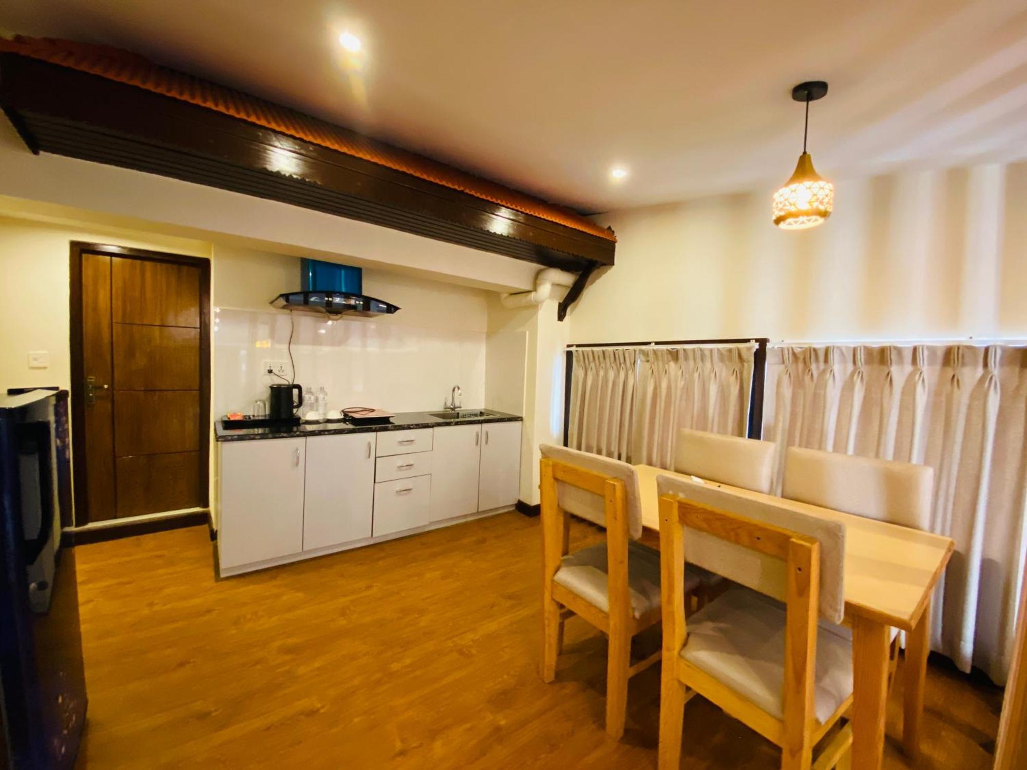 Kathmandu Business Hotel Bagian luar foto