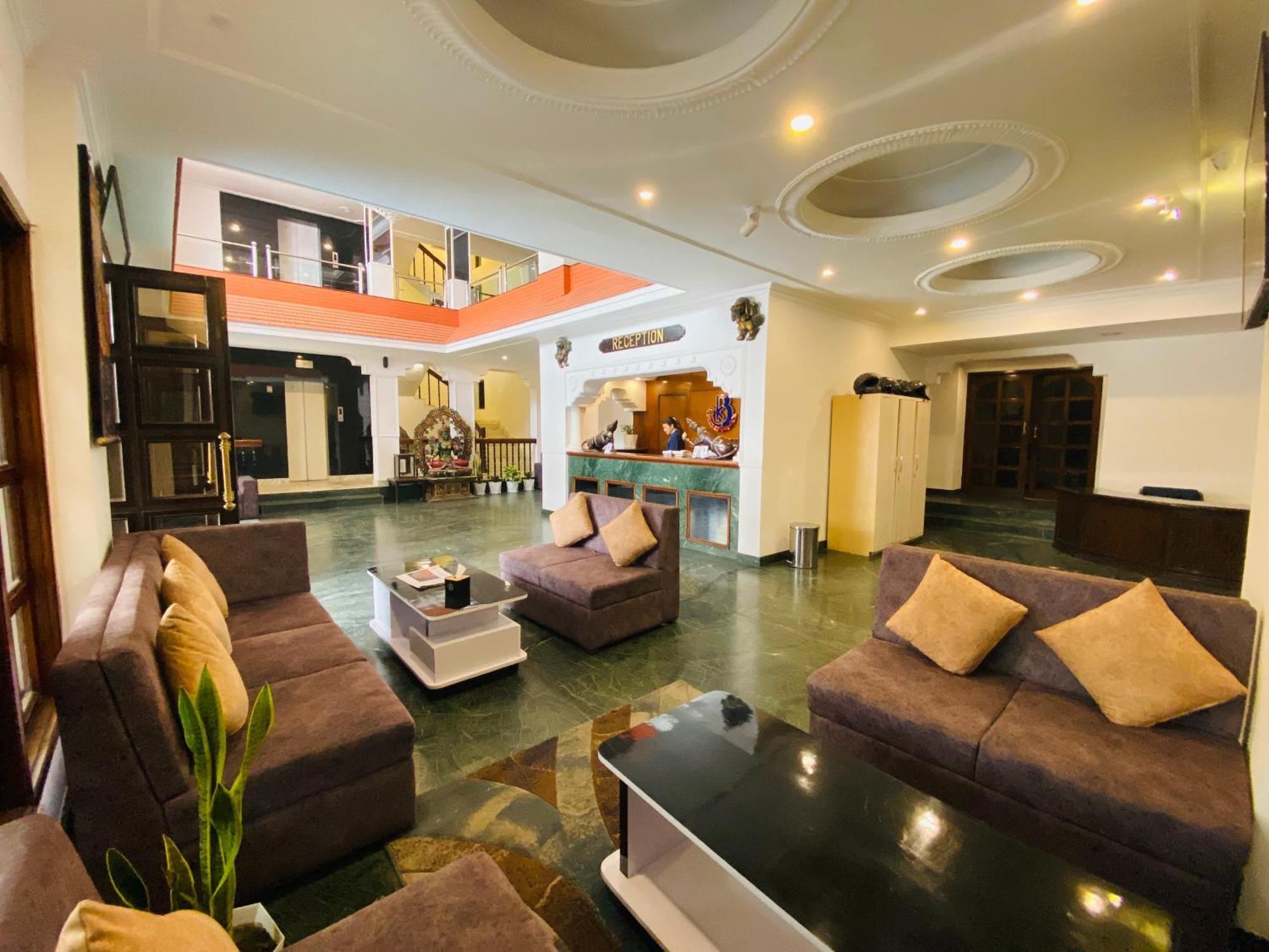 Kathmandu Business Hotel Bagian luar foto