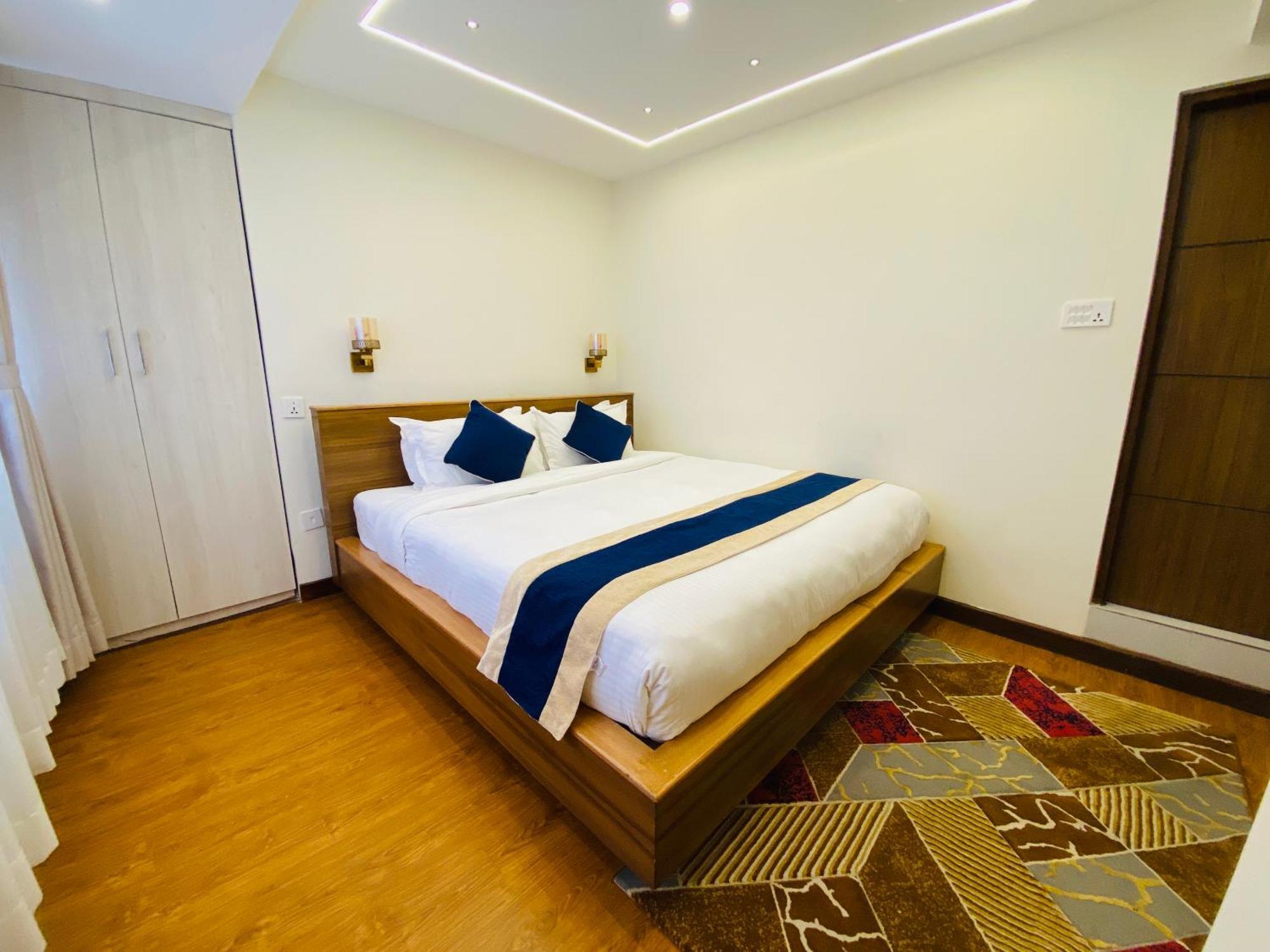 Kathmandu Business Hotel Bagian luar foto