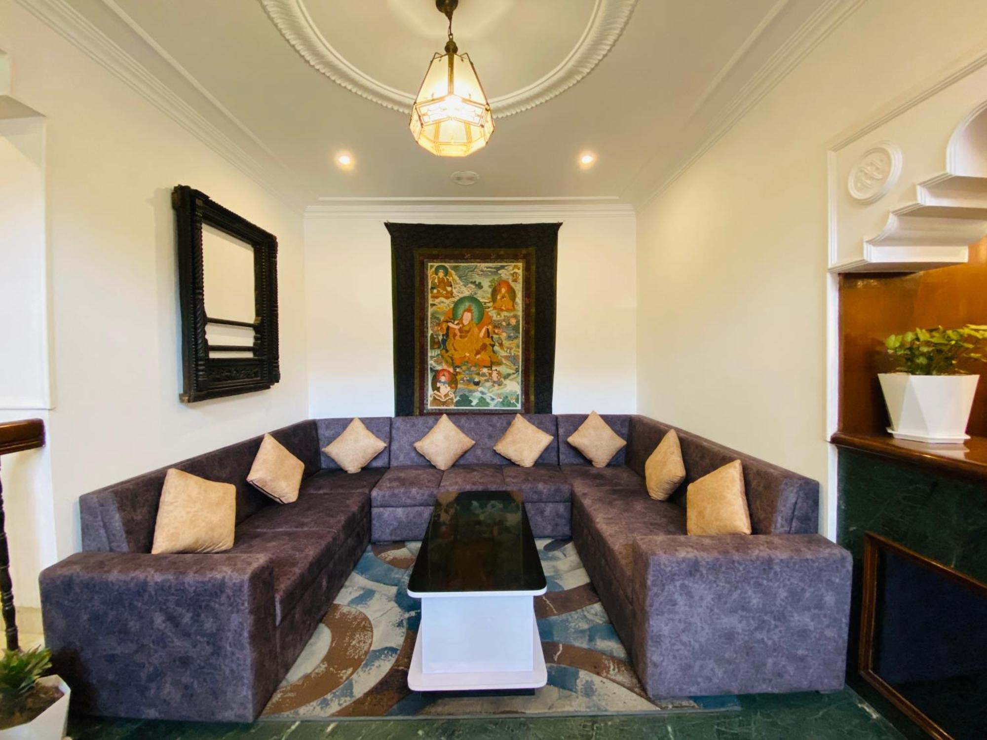 Kathmandu Business Hotel Bagian luar foto