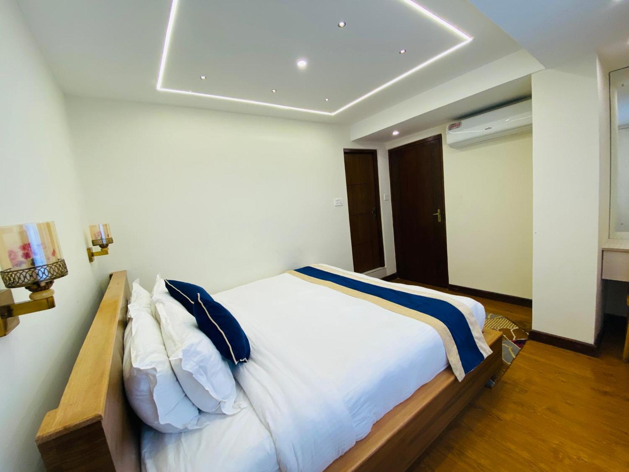 Kathmandu Business Hotel Bagian luar foto
