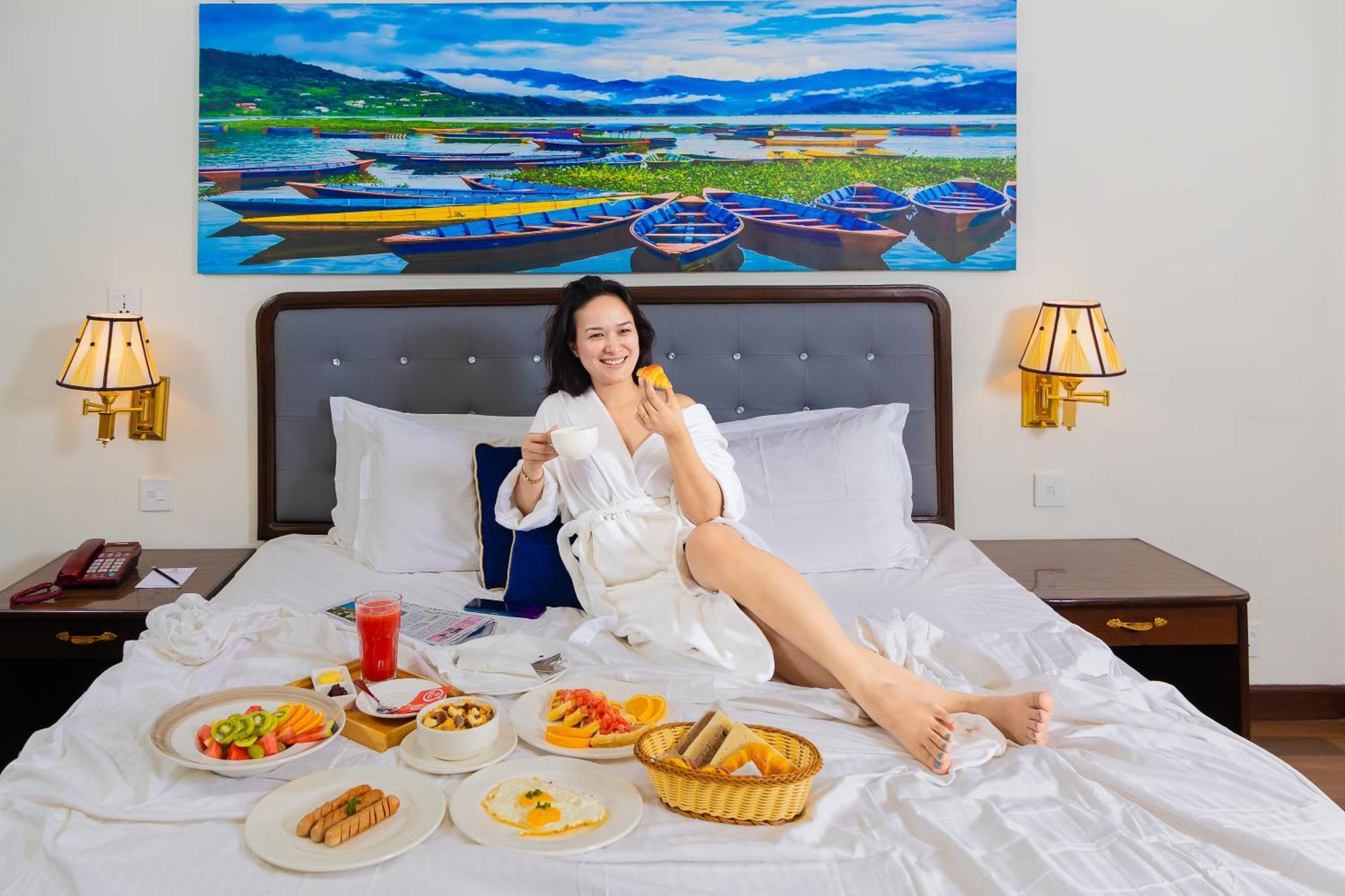 Kathmandu Business Hotel Bagian luar foto