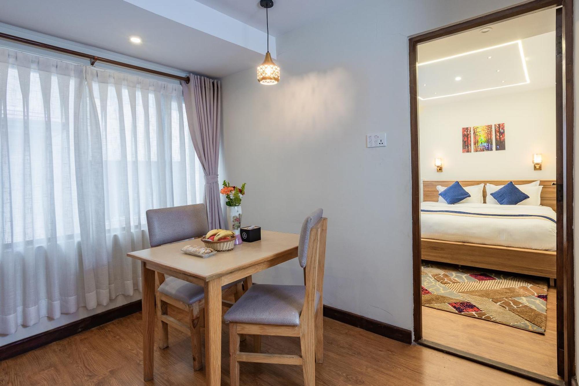 Kathmandu Business Hotel Bagian luar foto