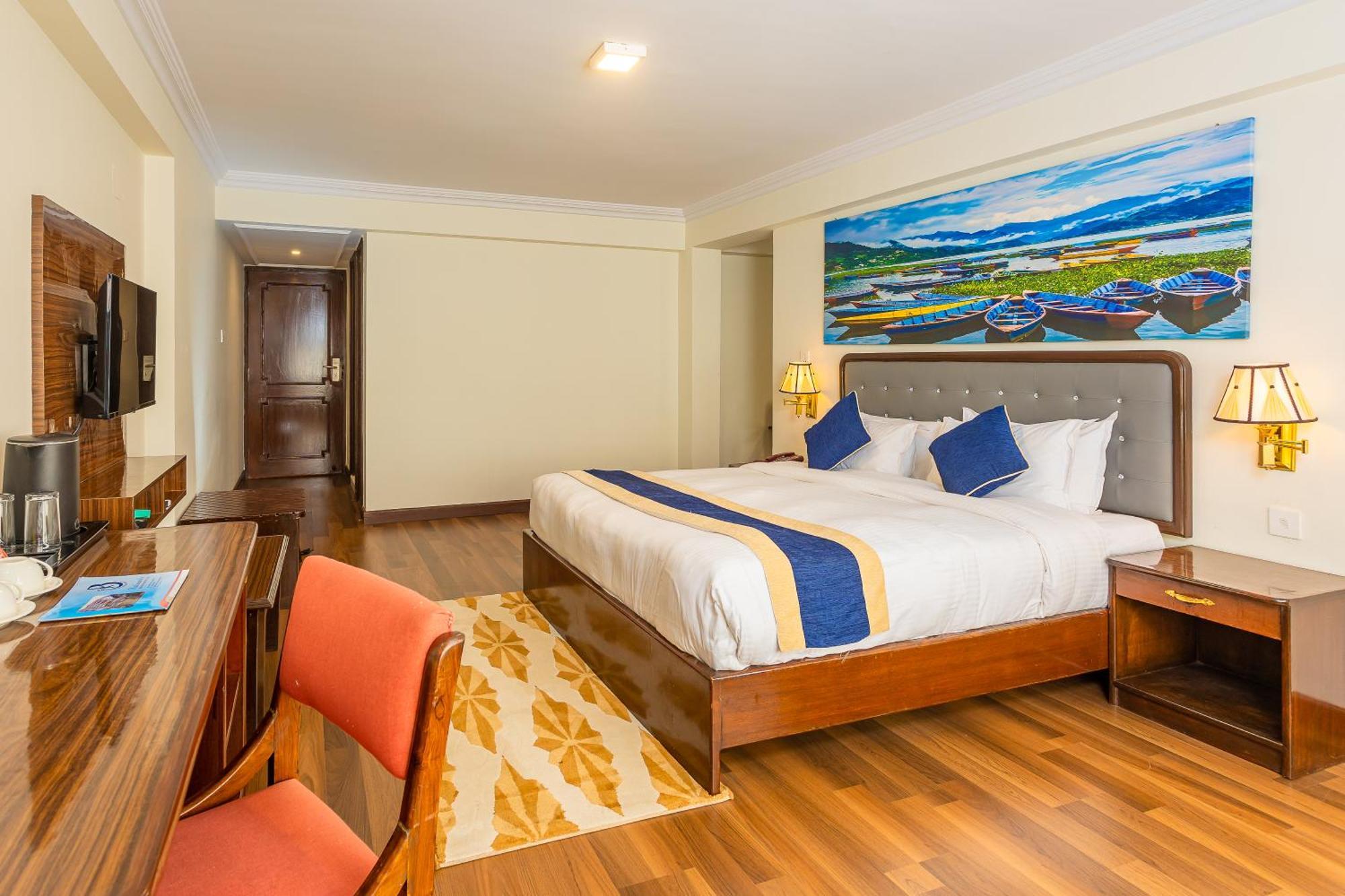 Kathmandu Business Hotel Bagian luar foto
