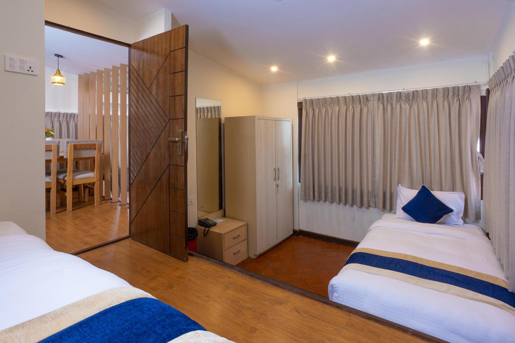 Kathmandu Business Hotel Bagian luar foto