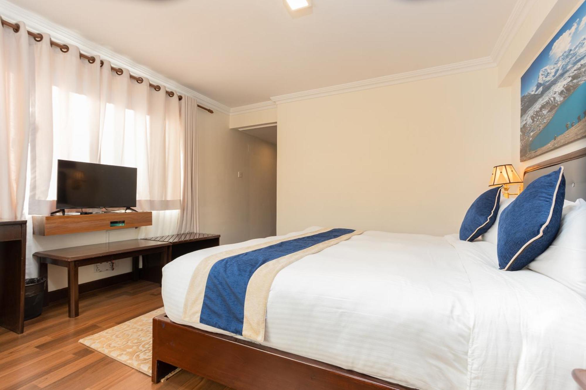 Kathmandu Business Hotel Bagian luar foto