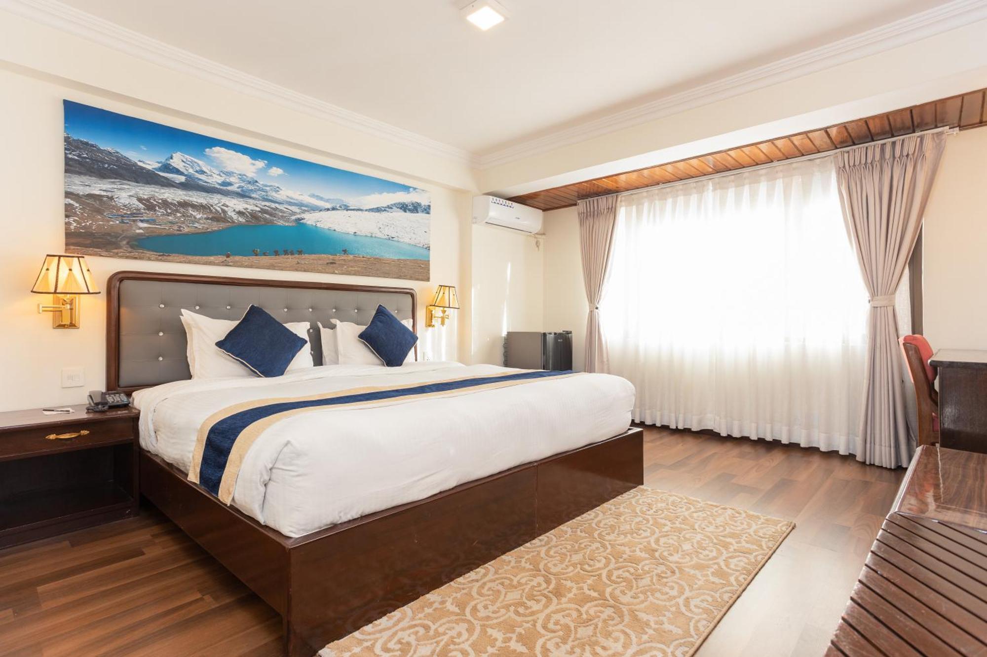 Kathmandu Business Hotel Bagian luar foto